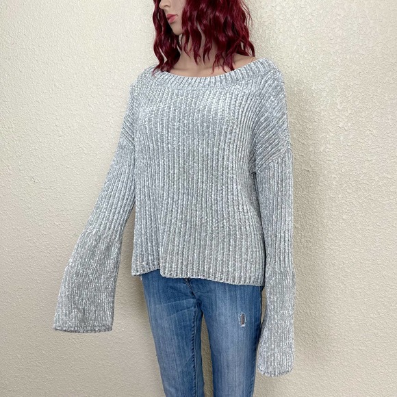 Express Chenille Bell Sleeve Sweater size Medium Mint Green Chunky Knit Soft - Picture 3 of 11